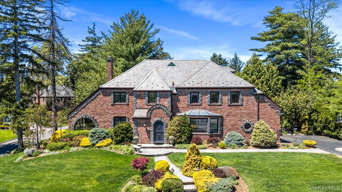 79 Aldershot Lane, North Hempstead, NY, 4 Bedrooms Bedrooms, 9 Rooms Rooms,3 BathroomsBathrooms,Residential,For Rent,Aldershot,0,KEY999554 79 Aldershot Lane, North Hempstead, NY, 4 Bedrooms Bedrooms, 9 Rooms Rooms,3 BathroomsBathrooms,Residential,For Rent,Aldershot,0,KEY999554