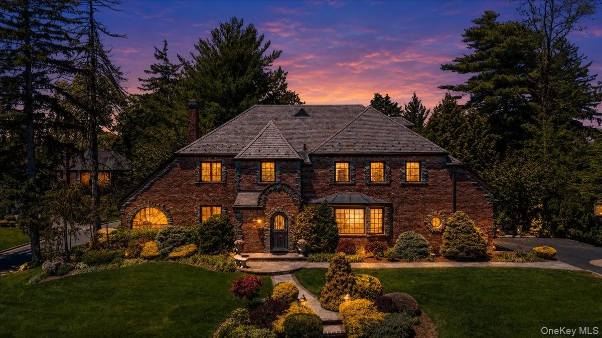 79 Aldershot Lane, North Hempstead, NY, 4 Bedrooms Bedrooms, 9 Rooms Rooms,3 BathroomsBathrooms,Residential,For Rent,Aldershot,0,999554 79 Aldershot Lane, North Hempstead, NY, 4 Bedrooms Bedrooms, 9 Rooms Rooms,3 BathroomsBathrooms,Residential,For Rent,Aldershot,0,999554