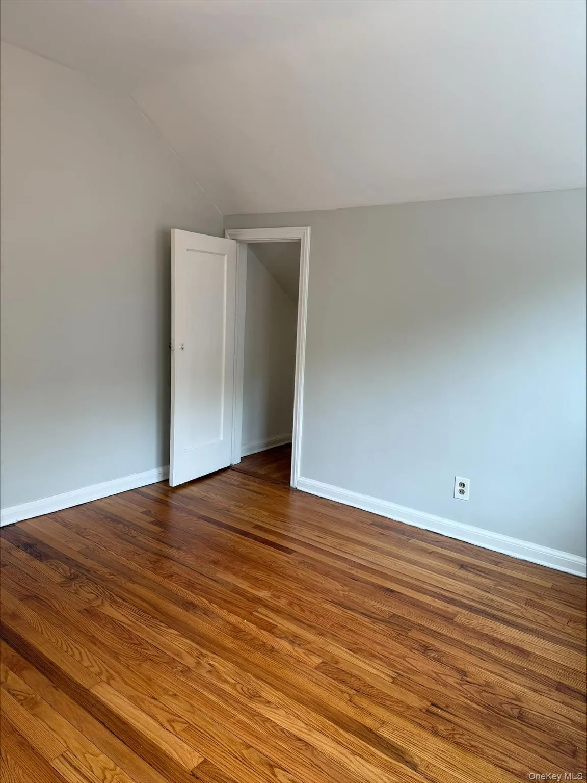 88-13 210th Street, New York, NY, 4 Bedrooms Bedrooms, 6 Rooms Rooms,1 BathroomBathrooms,Residential,For Rent,210th,0,999563 88-13 210th Street, New York, NY, 4 Bedrooms Bedrooms, 6 Rooms Rooms,1 BathroomBathrooms,Residential,For Rent,210th,0,999563