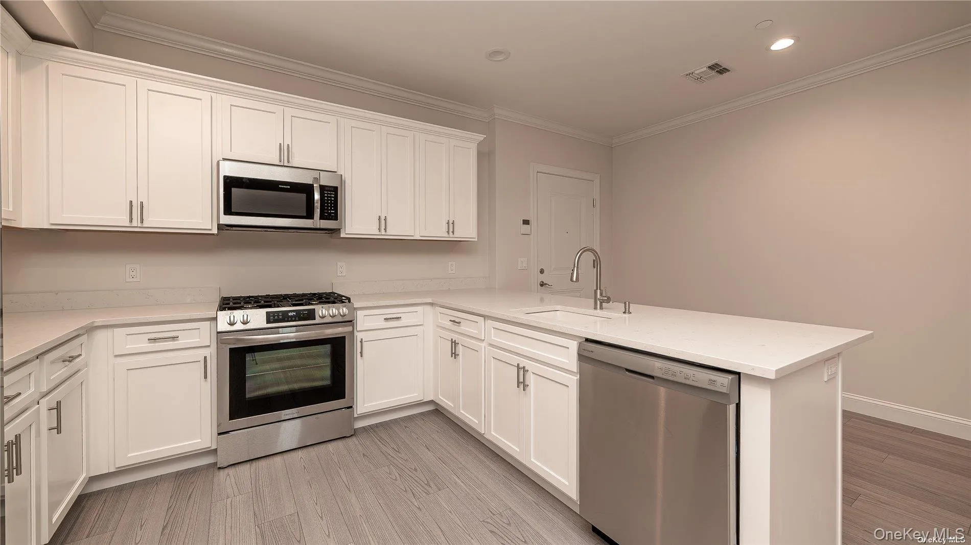 776 Fulton Street, Oyster Bay, NY, 2 Bedrooms Bedrooms, 5 Rooms Rooms,1 BathroomBathrooms,Residential Lease,For Rent,Fulton,0,999564 776 Fulton Street, Oyster Bay, NY, 2 Bedrooms Bedrooms, 5 Rooms Rooms,1 BathroomBathrooms,Residential Lease,For Rent,Fulton,0,999564
