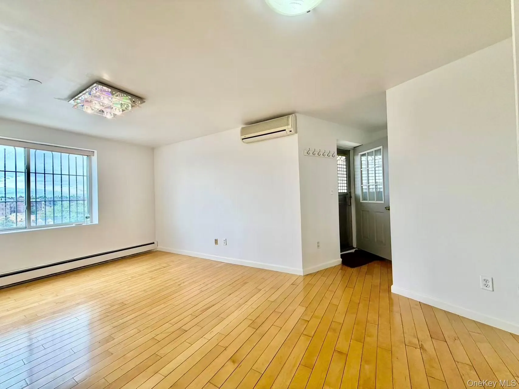 82-15 Queens Boulevard, New York, NY, 3 Bedrooms Bedrooms, 8 Rooms Rooms,3 BathroomsBathrooms,Residential Sale,For Rent,Queens,0,999565 82-15 Queens Boulevard, New York, NY, 3 Bedrooms Bedrooms, 8 Rooms Rooms,3 BathroomsBathrooms,Residential Sale,For Rent,Queens,0,999565