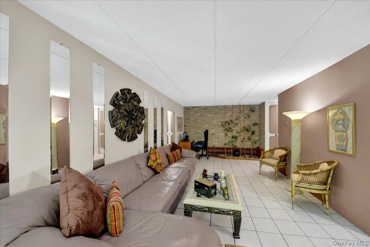 130 Colonial Parkway, Yonkers, NY, 2 Bedrooms Bedrooms, 5 Rooms Rooms,2 BathroomsBathrooms,Residential,For Rent,Colonial,0,999570 130 Colonial Parkway, Yonkers, NY, 2 Bedrooms Bedrooms, 5 Rooms Rooms,2 BathroomsBathrooms,Residential,For Rent,Colonial,0,999570