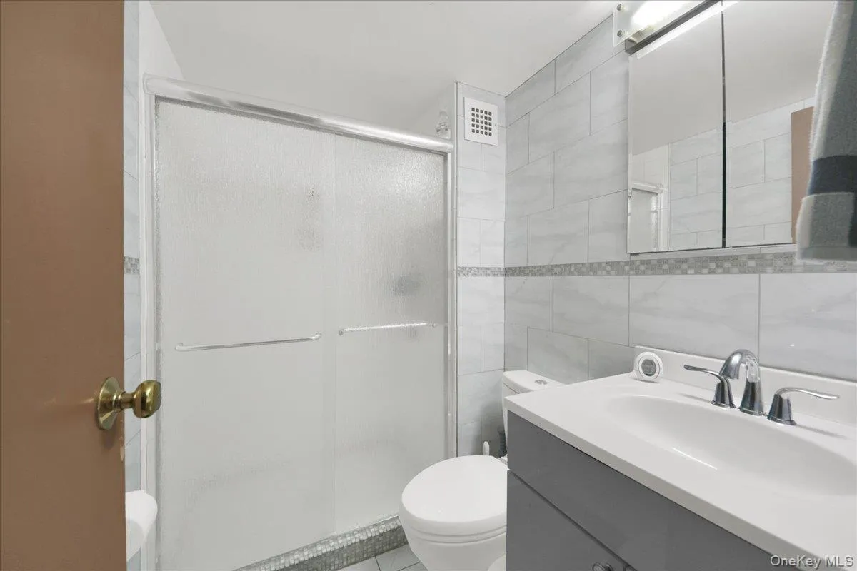 130 Colonial Parkway, Yonkers, NY, 2 Bedrooms Bedrooms, 5 Rooms Rooms,2 BathroomsBathrooms,Residential,For Rent,Colonial,0,999570 130 Colonial Parkway, Yonkers, NY, 2 Bedrooms Bedrooms, 5 Rooms Rooms,2 BathroomsBathrooms,Residential,For Rent,Colonial,0,999570