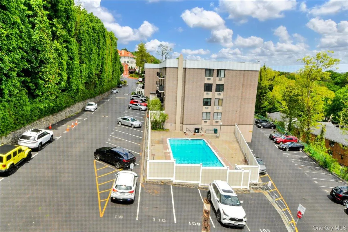 130 Colonial Parkway, Yonkers, NY, 2 Bedrooms Bedrooms, 5 Rooms Rooms,2 BathroomsBathrooms,Residential,For Rent,Colonial,0,999570 130 Colonial Parkway, Yonkers, NY, 2 Bedrooms Bedrooms, 5 Rooms Rooms,2 BathroomsBathrooms,Residential,For Rent,Colonial,0,999570