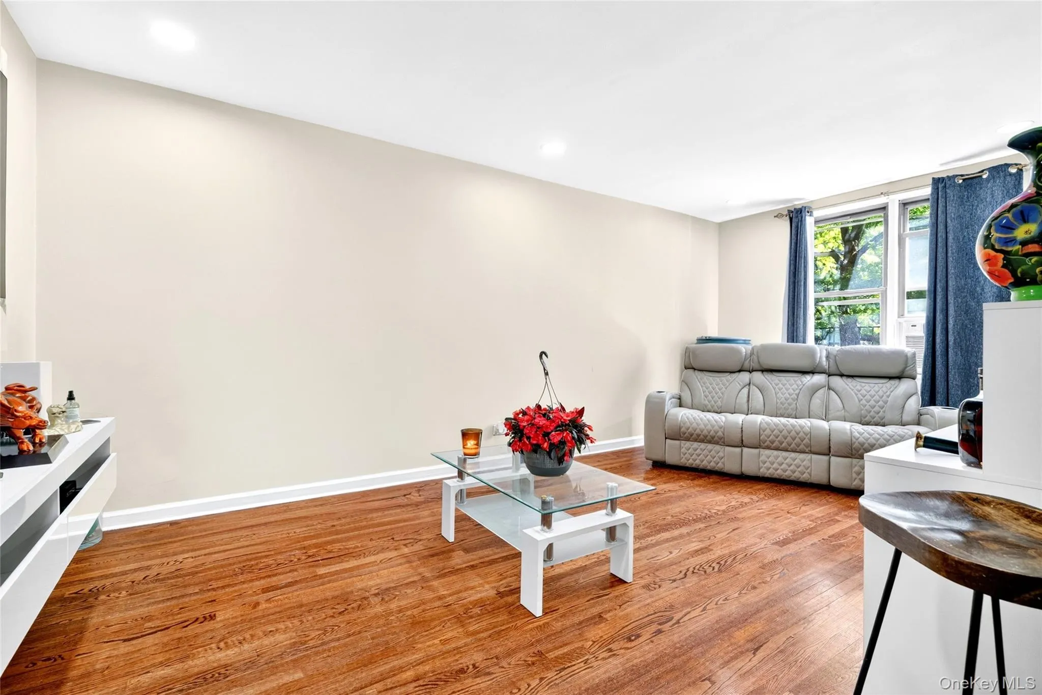 3535 Kings College Place, New York, NY, 2 Bedrooms Bedrooms, 4 Rooms Rooms,1 BathroomBathrooms,Residential,For Rent,Kings College,0,999580 3535 Kings College Place, New York, NY, 2 Bedrooms Bedrooms, 4 Rooms Rooms,1 BathroomBathrooms,Residential,For Rent,Kings College,0,999580