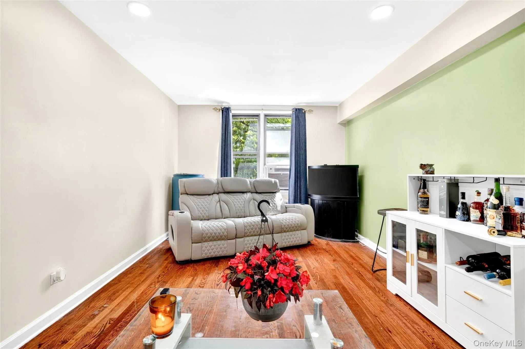 3535 Kings College Place, New York, NY, 2 Bedrooms Bedrooms, 4 Rooms Rooms,1 BathroomBathrooms,Residential,For Rent,Kings College,0,999580 3535 Kings College Place, New York, NY, 2 Bedrooms Bedrooms, 4 Rooms Rooms,1 BathroomBathrooms,Residential,For Rent,Kings College,0,999580