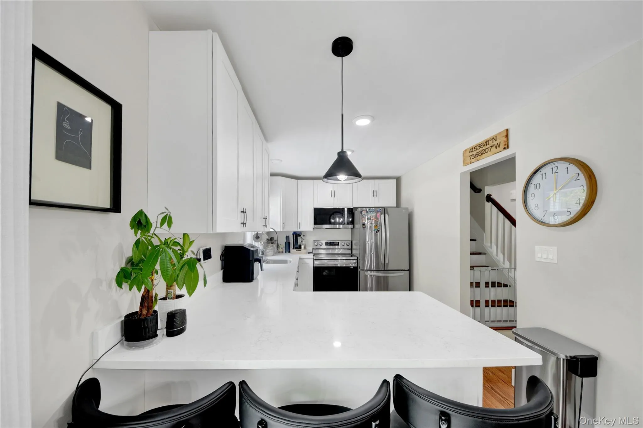 Kitchen island w/chairs Kitchen island w/chairs