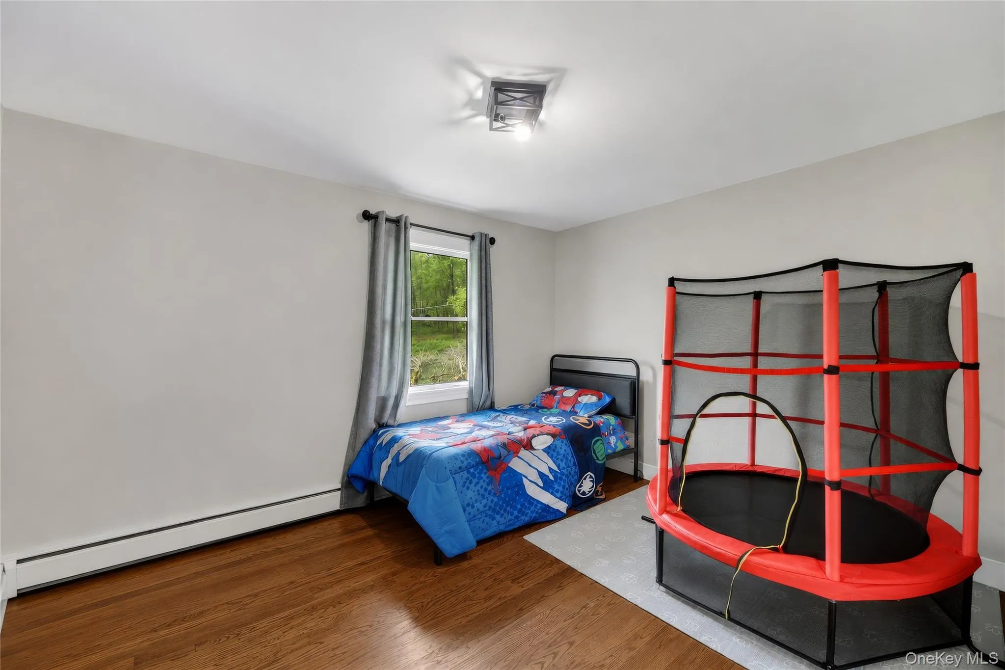 2nd Bedroom on 1st floor 2nd Bedroom on 1st floor