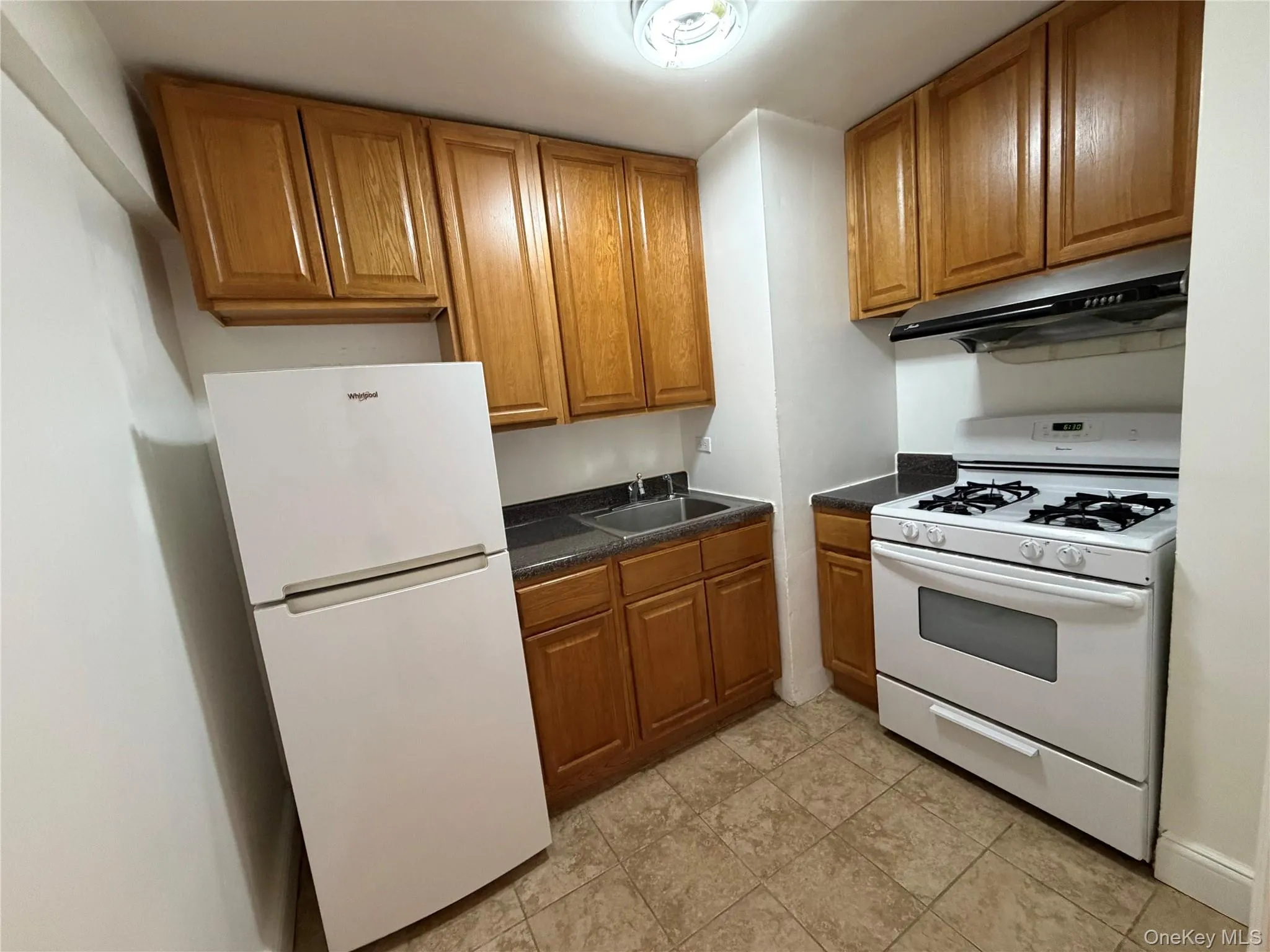 83-30 Vietor Avenue, New York, NY, 2 Bedrooms Bedrooms, 5 Rooms Rooms,1 BathroomBathrooms,Residential Sale,For Rent,Vietor,0,999590 83-30 Vietor Avenue, New York, NY, 2 Bedrooms Bedrooms, 5 Rooms Rooms,1 BathroomBathrooms,Residential Sale,For Rent,Vietor,0,999590