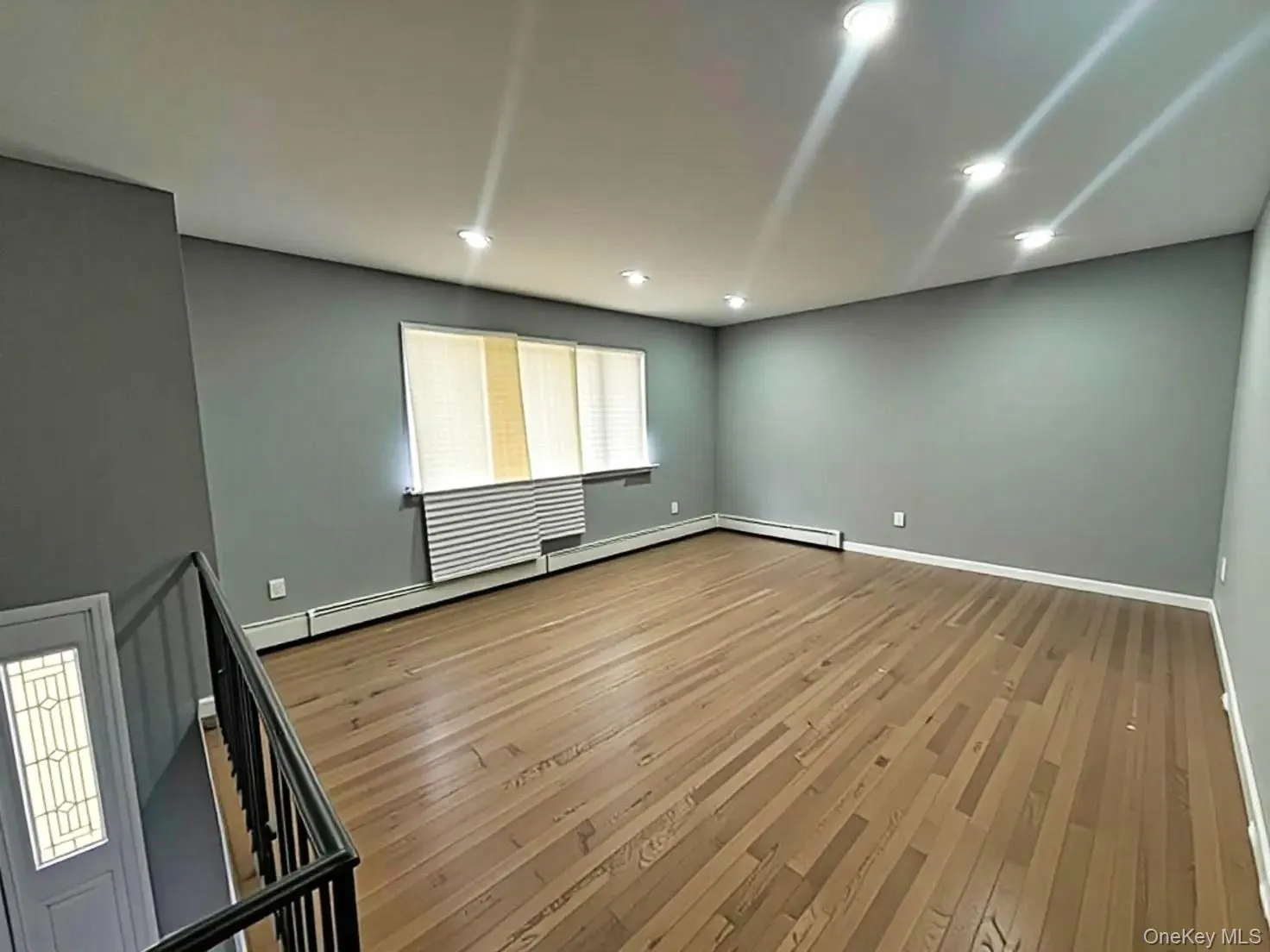 19 Washington Avenue, Babylon, NY, 6 Bedrooms Bedrooms, 8 Rooms Rooms,1 BathroomBathrooms,Residential Lease,For Rent,Washington,0,999600 19 Washington Avenue, Babylon, NY, 6 Bedrooms Bedrooms, 8 Rooms Rooms,1 BathroomBathrooms,Residential Lease,For Rent,Washington,0,999600