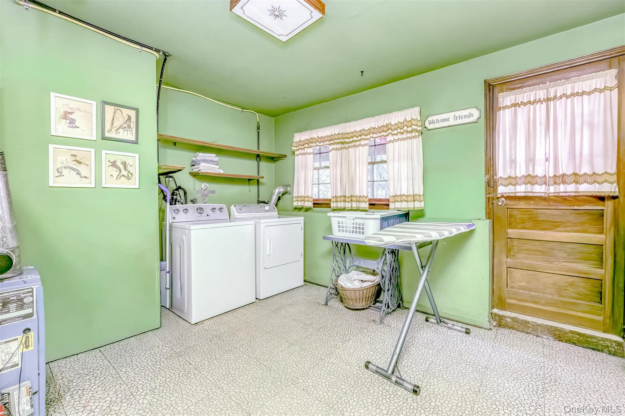 32 Charlotte Drive, Ramapo, NY, 4 Bedrooms Bedrooms, 8 Rooms Rooms,2 BathroomsBathrooms,Residential,For Rent,Charlotte,0,999607 32 Charlotte Drive, Ramapo, NY, 4 Bedrooms Bedrooms, 8 Rooms Rooms,2 BathroomsBathrooms,Residential,For Rent,Charlotte,0,999607