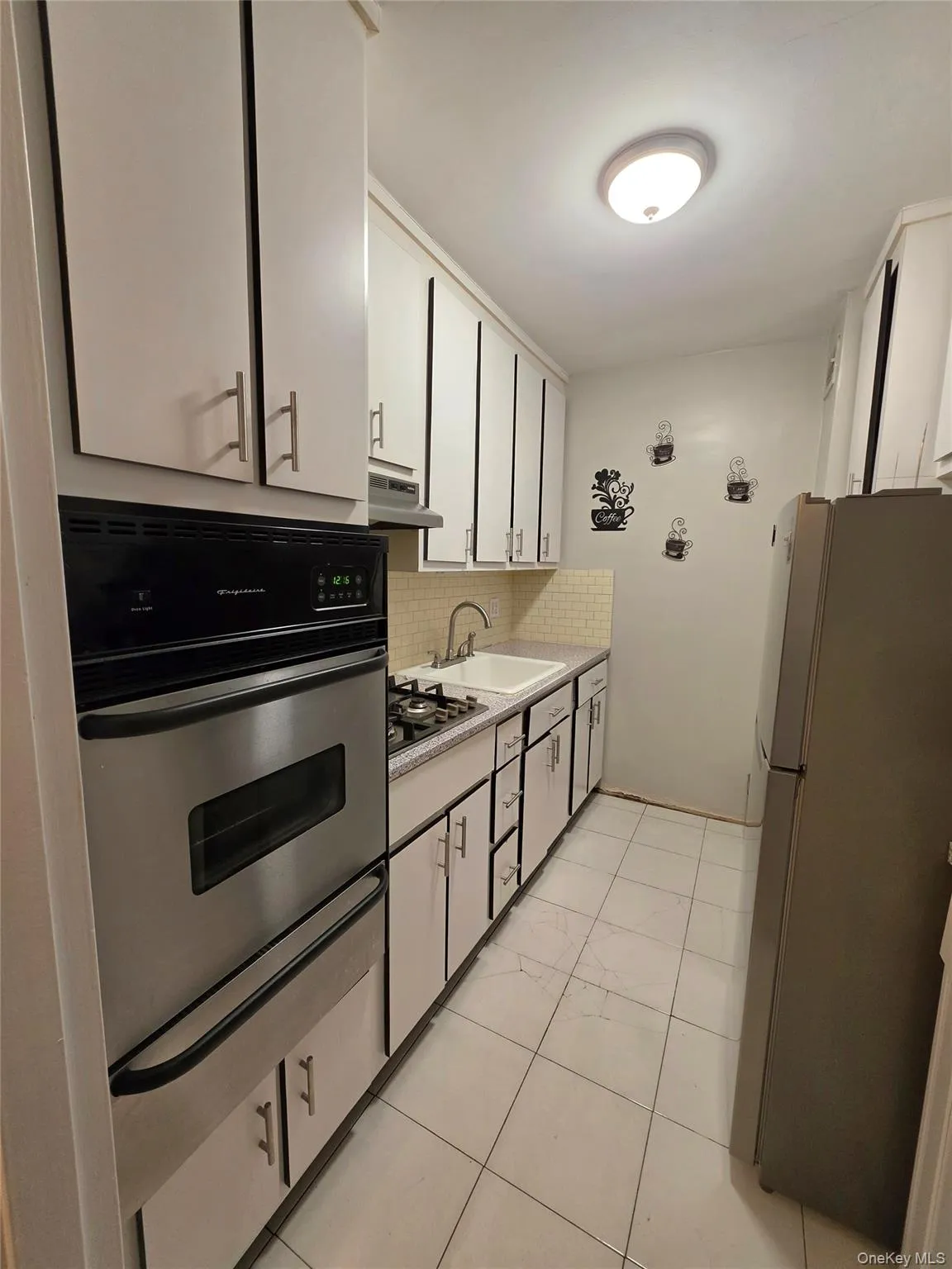 88-25 155th Ave, New York, NY, 1 Bedroom Bedrooms, 5 Rooms Rooms,1 BathroomBathrooms,Residential Sale,For Rent,155th Ave,0,999612 88-25 155th Ave, New York, NY, 1 Bedroom Bedrooms, 5 Rooms Rooms,1 BathroomBathrooms,Residential Sale,For Rent,155th Ave,0,999612