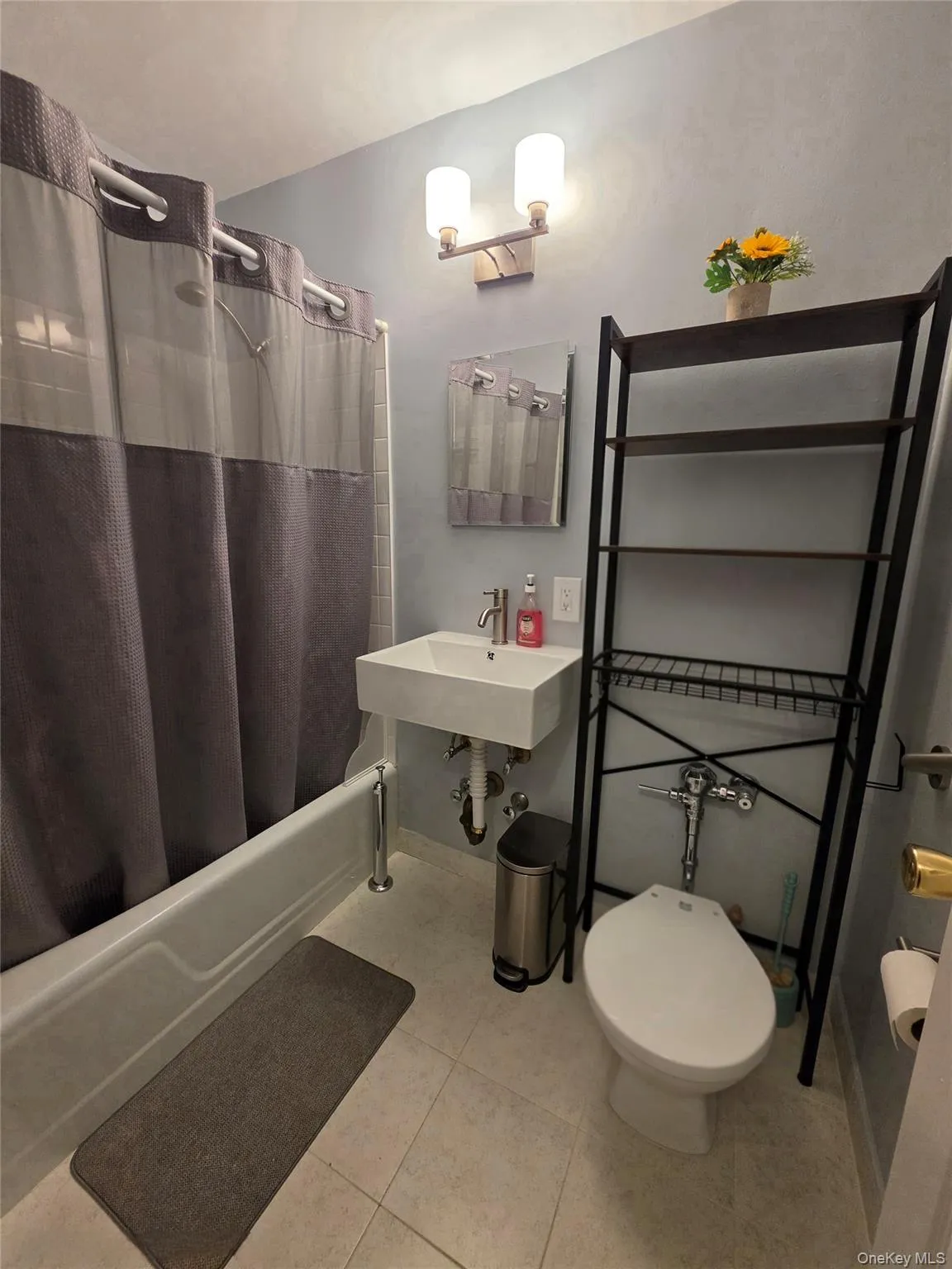 88-25 155th Ave, New York, NY, 1 Bedroom Bedrooms, 5 Rooms Rooms,1 BathroomBathrooms,Residential Sale,For Rent,155th Ave,0,999612 88-25 155th Ave, New York, NY, 1 Bedroom Bedrooms, 5 Rooms Rooms,1 BathroomBathrooms,Residential Sale,For Rent,155th Ave,0,999612
