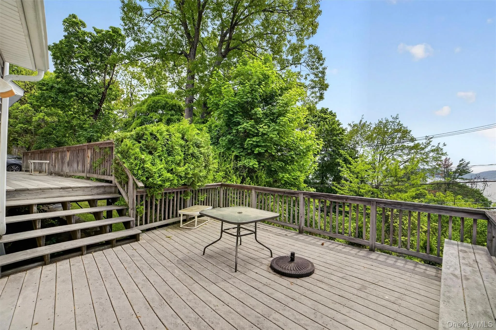 Spectacular sunset views over the Hudson River from your own private sanctuary. Spectacular sunset views over the Hudson River from your own private sanctuary.