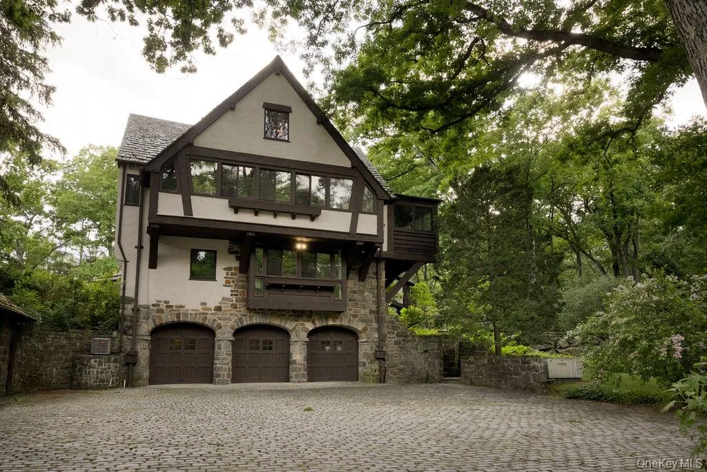 335 Croton Dam Road, Ossining, NY, 10 Bedrooms Bedrooms, 25 Rooms Rooms,5 BathroomsBathrooms,Residential,For Rent,Croton Dam,0,999615 335 Croton Dam Road, Ossining, NY, 10 Bedrooms Bedrooms, 25 Rooms Rooms,5 BathroomsBathrooms,Residential,For Rent,Croton Dam,0,999615