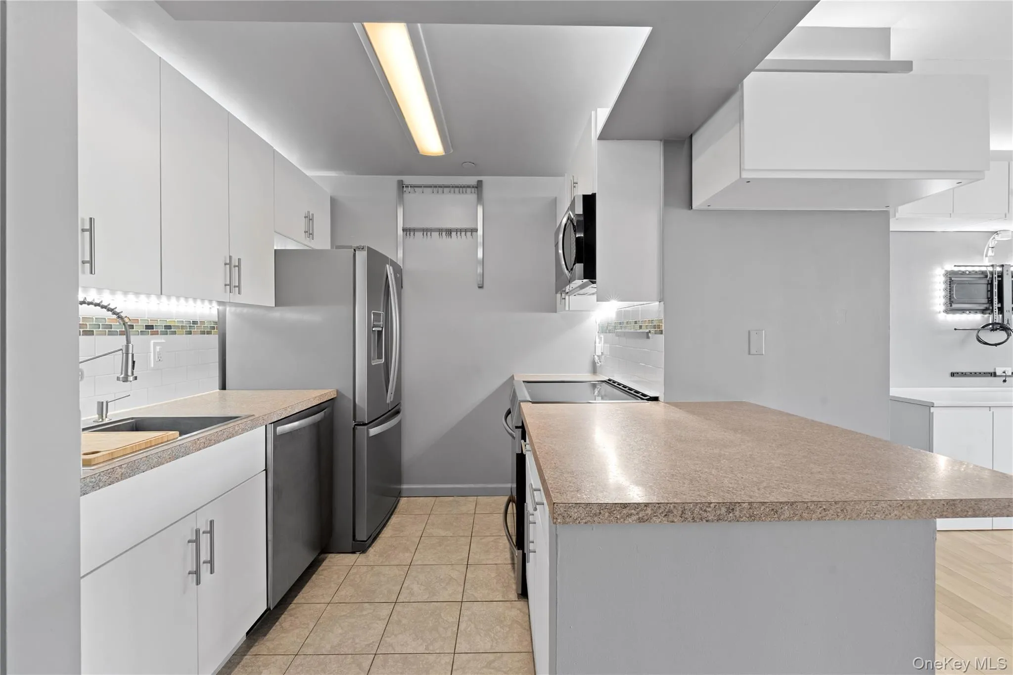715 Fox Street, New York, NY, 2 Rooms Rooms,1 BathroomBathrooms,Residential,For Rent,Fox,0,999620 715 Fox Street, New York, NY, 2 Rooms Rooms,1 BathroomBathrooms,Residential,For Rent,Fox,0,999620