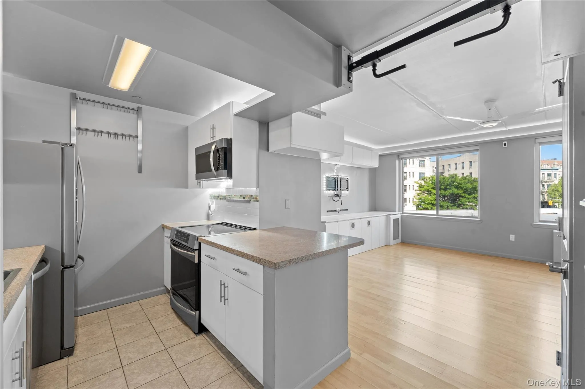 715 Fox Street, New York, NY, 2 Rooms Rooms,1 BathroomBathrooms,Residential,For Rent,Fox,0,999620 715 Fox Street, New York, NY, 2 Rooms Rooms,1 BathroomBathrooms,Residential,For Rent,Fox,0,999620