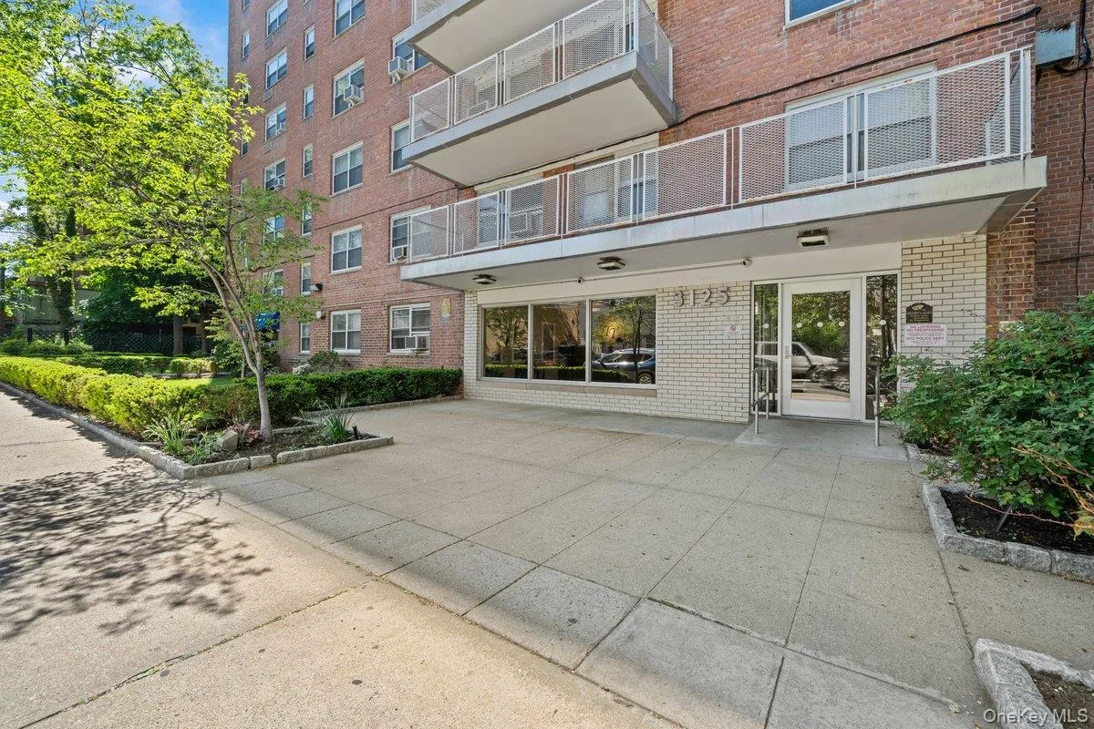 3125 Tibbett Avenue, New York, NY, 1 Bedroom Bedrooms, 3 Rooms Rooms,1 BathroomBathrooms,Residential,For Rent,Tibbett,0,999621 3125 Tibbett Avenue, New York, NY, 1 Bedroom Bedrooms, 3 Rooms Rooms,1 BathroomBathrooms,Residential,For Rent,Tibbett,0,999621