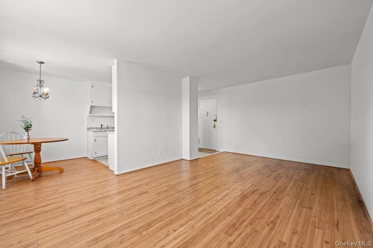 3125 Tibbett Avenue, New York, NY, 1 Bedroom Bedrooms, 3 Rooms Rooms,1 BathroomBathrooms,Residential,For Rent,Tibbett,0,999621 3125 Tibbett Avenue, New York, NY, 1 Bedroom Bedrooms, 3 Rooms Rooms,1 BathroomBathrooms,Residential,For Rent,Tibbett,0,999621