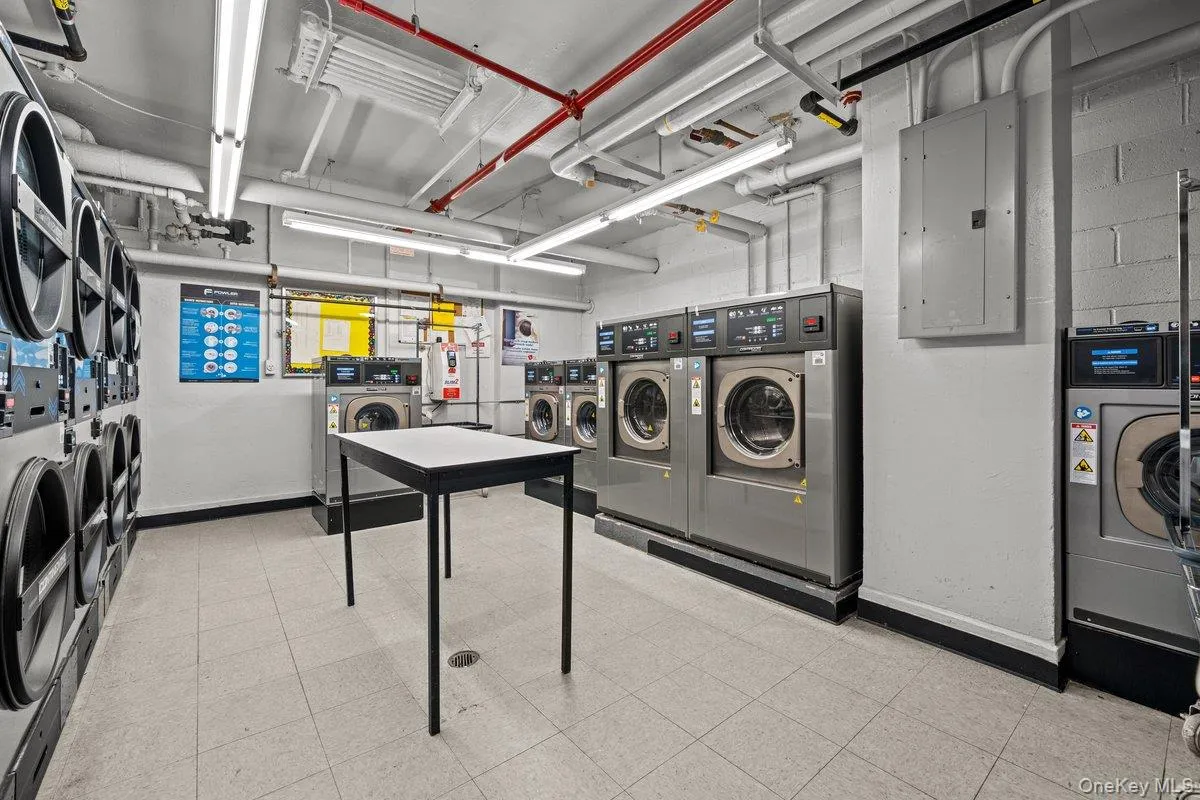 3125 Tibbett Avenue, New York, NY, 1 Bedroom Bedrooms, 3 Rooms Rooms,1 BathroomBathrooms,Residential,For Rent,Tibbett,0,999621 3125 Tibbett Avenue, New York, NY, 1 Bedroom Bedrooms, 3 Rooms Rooms,1 BathroomBathrooms,Residential,For Rent,Tibbett,0,999621