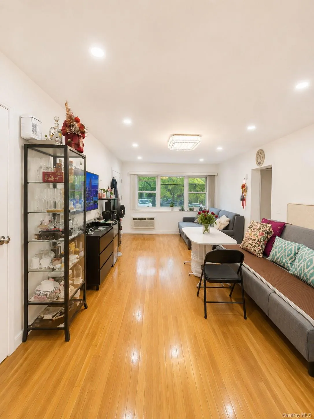 7012 Kissena Boulevard, New York, NY, 1 Bedroom Bedrooms, 4 Rooms Rooms,1 BathroomBathrooms,Residential,For Rent,Kissena,0,999622 7012 Kissena Boulevard, New York, NY, 1 Bedroom Bedrooms, 4 Rooms Rooms,1 BathroomBathrooms,Residential,For Rent,Kissena,0,999622