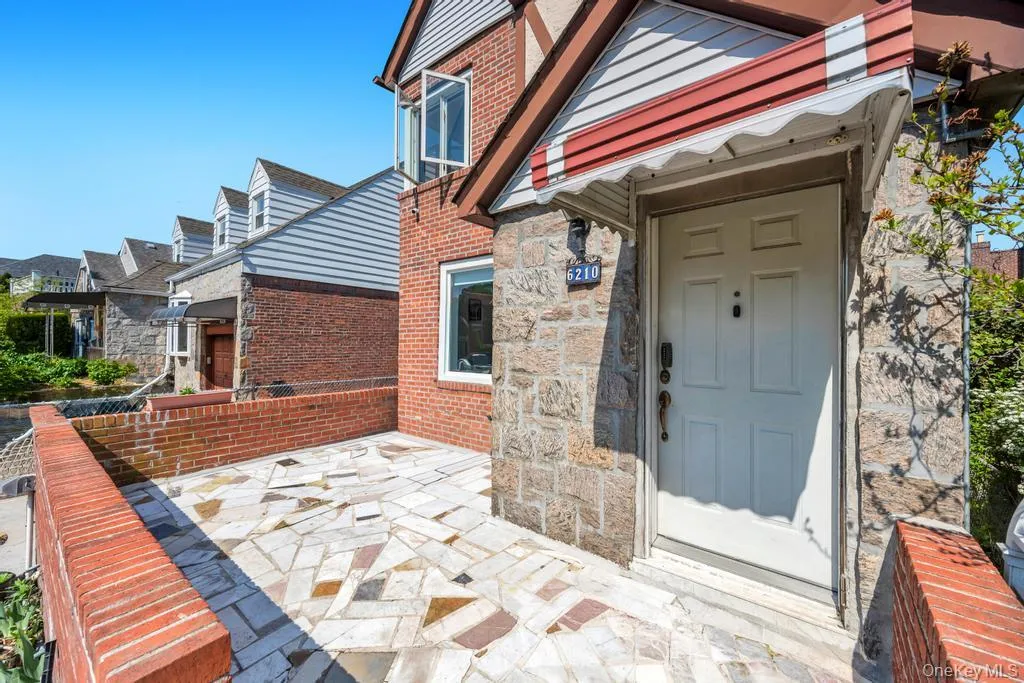 6210 Boelsen Crescent, New York, NY, 3 Bedrooms Bedrooms, 10 Rooms Rooms,2 BathroomsBathrooms,Residential Sale,For Rent,Boelsen,0,999633 6210 Boelsen Crescent, New York, NY, 3 Bedrooms Bedrooms, 10 Rooms Rooms,2 BathroomsBathrooms,Residential Sale,For Rent,Boelsen,0,999633