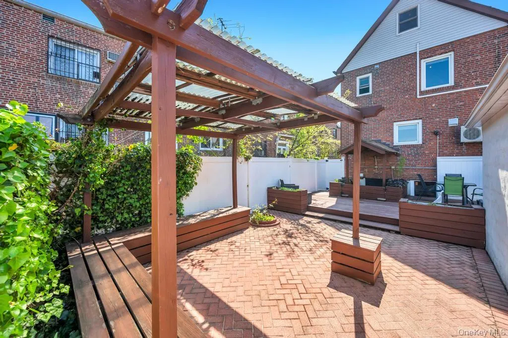 6210 Boelsen Crescent, New York, NY, 3 Bedrooms Bedrooms, 10 Rooms Rooms,2 BathroomsBathrooms,Residential Sale,For Rent,Boelsen,0,999633 6210 Boelsen Crescent, New York, NY, 3 Bedrooms Bedrooms, 10 Rooms Rooms,2 BathroomsBathrooms,Residential Sale,For Rent,Boelsen,0,999633