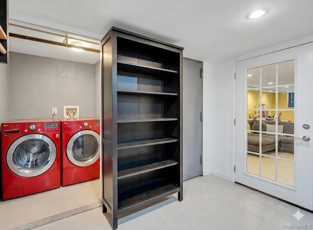 6210 Boelsen Crescent, New York, NY, 3 Bedrooms Bedrooms, 10 Rooms Rooms,2 BathroomsBathrooms,Residential Sale,For Rent,Boelsen,0,999633 6210 Boelsen Crescent, New York, NY, 3 Bedrooms Bedrooms, 10 Rooms Rooms,2 BathroomsBathrooms,Residential Sale,For Rent,Boelsen,0,999633