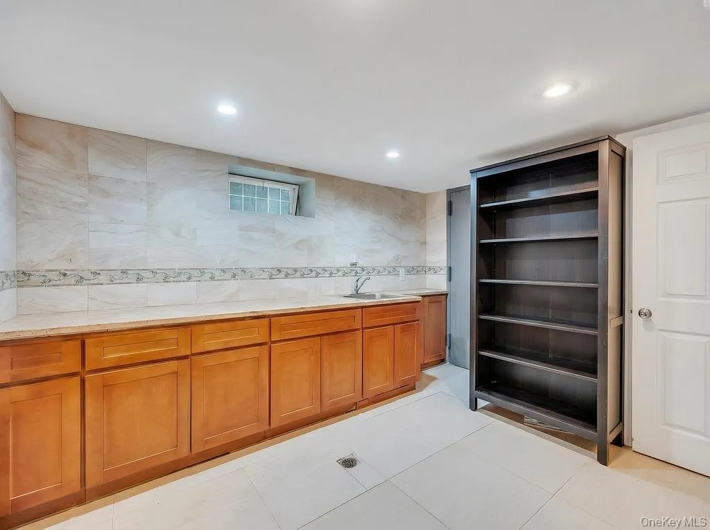 6210 Boelsen Crescent, New York, NY, 3 Bedrooms Bedrooms, 10 Rooms Rooms,2 BathroomsBathrooms,Residential Sale,For Rent,Boelsen,0,999633 6210 Boelsen Crescent, New York, NY, 3 Bedrooms Bedrooms, 10 Rooms Rooms,2 BathroomsBathrooms,Residential Sale,For Rent,Boelsen,0,999633