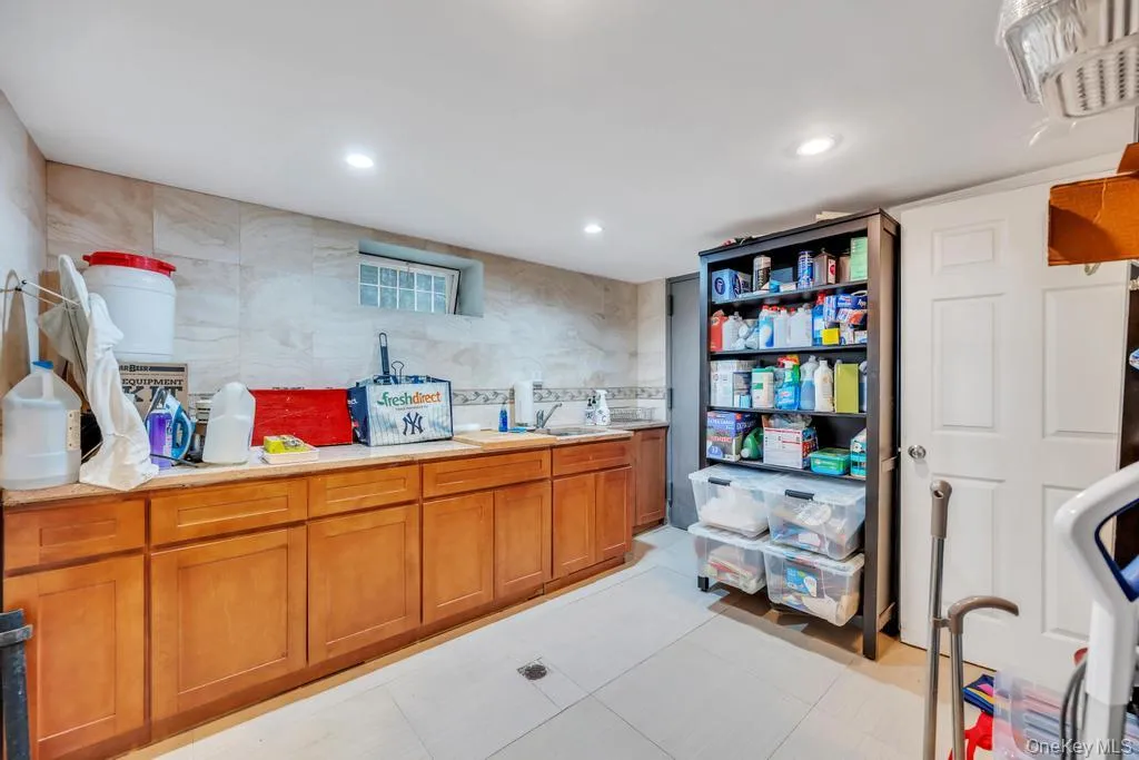 6210 Boelsen Crescent, New York, NY, 3 Bedrooms Bedrooms, 10 Rooms Rooms,2 BathroomsBathrooms,Residential Sale,For Rent,Boelsen,0,999633 6210 Boelsen Crescent, New York, NY, 3 Bedrooms Bedrooms, 10 Rooms Rooms,2 BathroomsBathrooms,Residential Sale,For Rent,Boelsen,0,999633