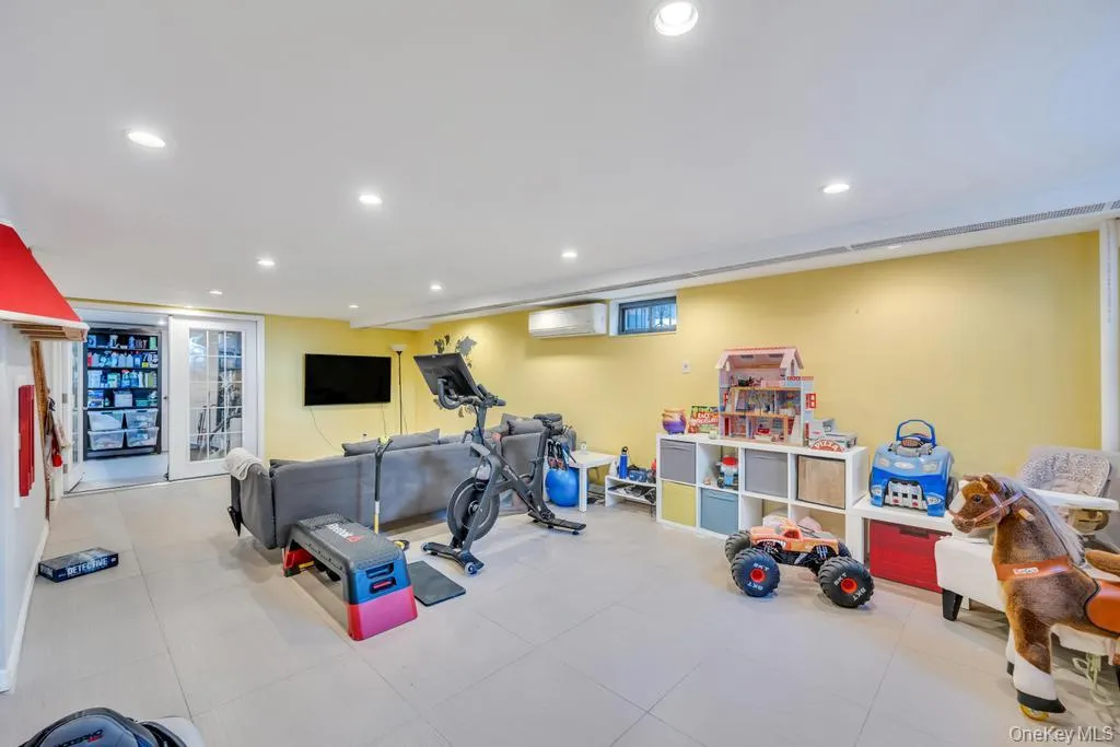 6210 Boelsen Crescent, New York, NY, 3 Bedrooms Bedrooms, 10 Rooms Rooms,2 BathroomsBathrooms,Residential Sale,For Rent,Boelsen,0,999633 6210 Boelsen Crescent, New York, NY, 3 Bedrooms Bedrooms, 10 Rooms Rooms,2 BathroomsBathrooms,Residential Sale,For Rent,Boelsen,0,999633