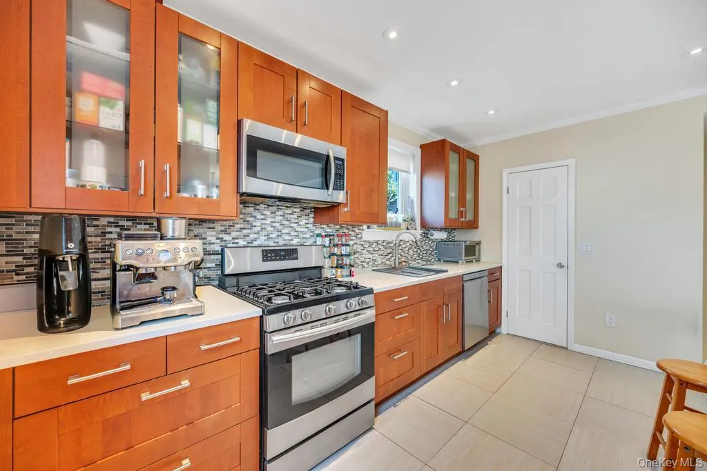 6210 Boelsen Crescent, New York, NY, 3 Bedrooms Bedrooms, 10 Rooms Rooms,2 BathroomsBathrooms,Residential Sale,For Rent,Boelsen,0,999633 6210 Boelsen Crescent, New York, NY, 3 Bedrooms Bedrooms, 10 Rooms Rooms,2 BathroomsBathrooms,Residential Sale,For Rent,Boelsen,0,999633