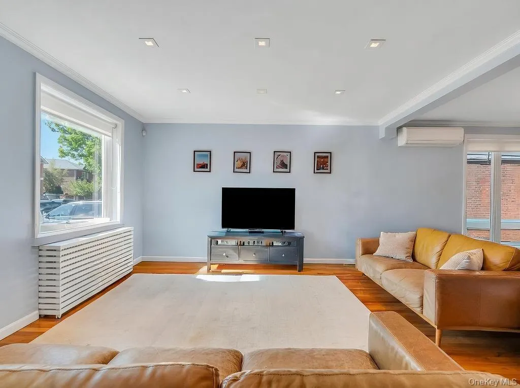 6210 Boelsen Crescent, New York, NY, 3 Bedrooms Bedrooms, 10 Rooms Rooms,2 BathroomsBathrooms,Residential Sale,For Rent,Boelsen,0,999633 6210 Boelsen Crescent, New York, NY, 3 Bedrooms Bedrooms, 10 Rooms Rooms,2 BathroomsBathrooms,Residential Sale,For Rent,Boelsen,0,999633