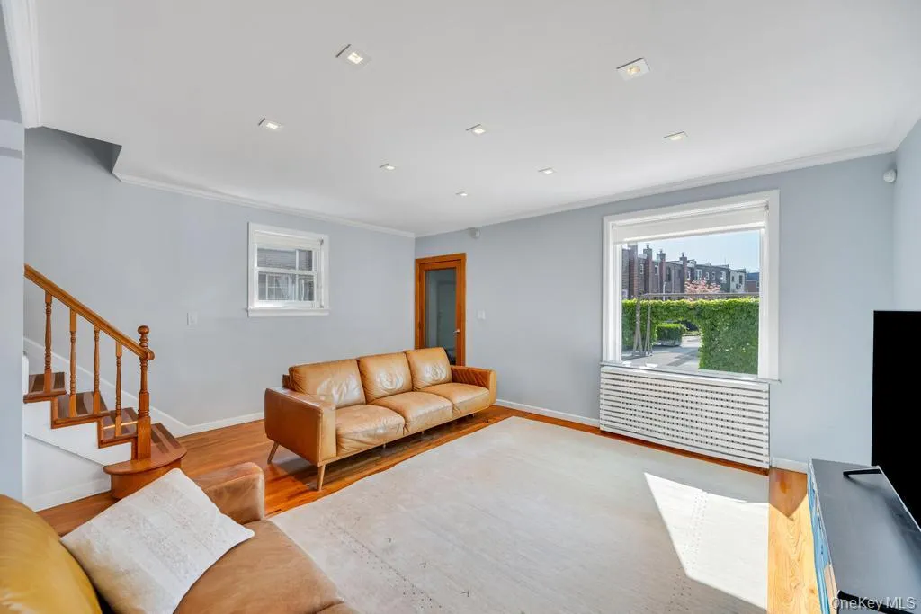 6210 Boelsen Crescent, New York, NY, 3 Bedrooms Bedrooms, 10 Rooms Rooms,2 BathroomsBathrooms,Residential Sale,For Rent,Boelsen,0,999633 6210 Boelsen Crescent, New York, NY, 3 Bedrooms Bedrooms, 10 Rooms Rooms,2 BathroomsBathrooms,Residential Sale,For Rent,Boelsen,0,999633
