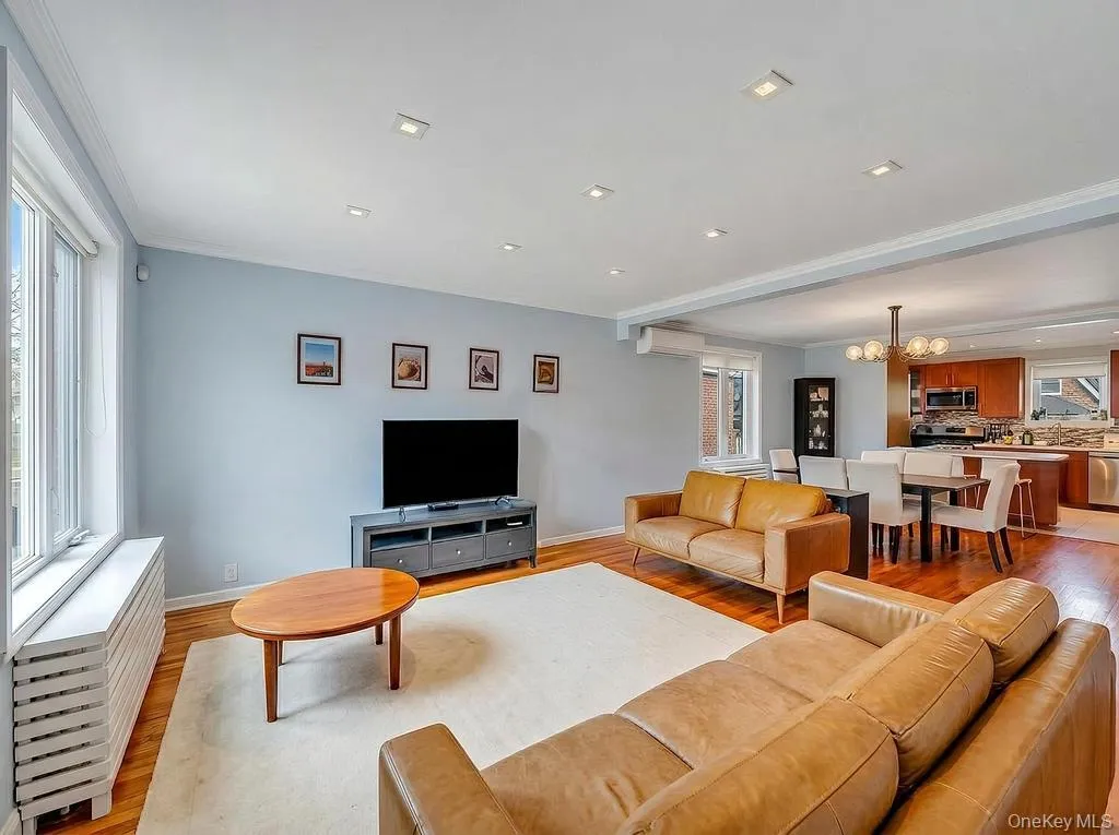 6210 Boelsen Crescent, New York, NY, 3 Bedrooms Bedrooms, 10 Rooms Rooms,2 BathroomsBathrooms,Residential Sale,For Rent,Boelsen,0,999633 6210 Boelsen Crescent, New York, NY, 3 Bedrooms Bedrooms, 10 Rooms Rooms,2 BathroomsBathrooms,Residential Sale,For Rent,Boelsen,0,999633