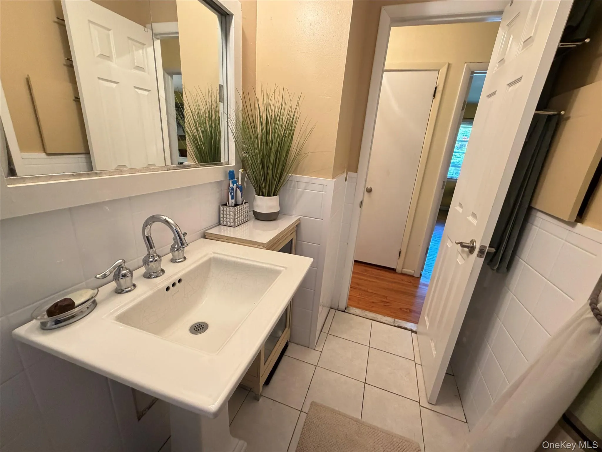 17 Mallory Road, Ramapo, NY, 4 Bedrooms Bedrooms, 7 Rooms Rooms,2 BathroomsBathrooms,Residential Sale,For Rent,Mallory,0,999634 17 Mallory Road, Ramapo, NY, 4 Bedrooms Bedrooms, 7 Rooms Rooms,2 BathroomsBathrooms,Residential Sale,For Rent,Mallory,0,999634