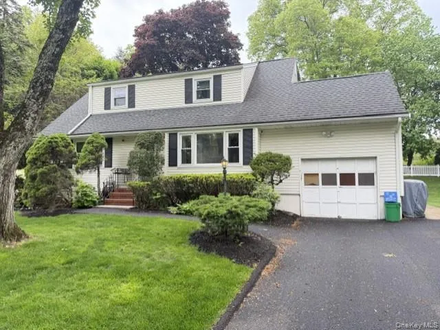 17 Mallory Road, Ramapo, NY, 4 Bedrooms Bedrooms, 7 Rooms Rooms,2 BathroomsBathrooms,Residential Sale,For Rent,Mallory,0,999634 17 Mallory Road, Ramapo, NY, 4 Bedrooms Bedrooms, 7 Rooms Rooms,2 BathroomsBathrooms,Residential Sale,For Rent,Mallory,0,999634