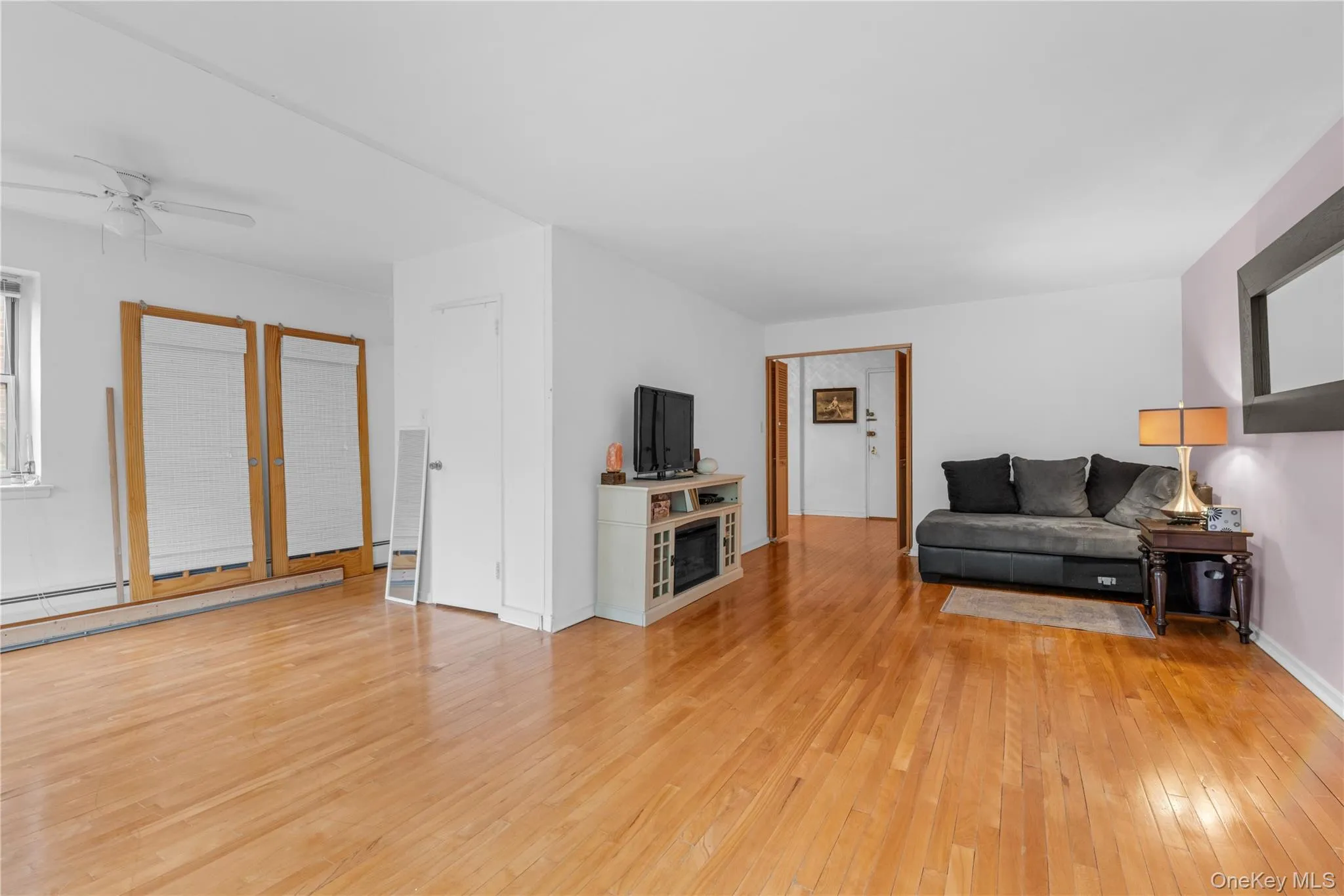99-10 60Ave, New York, NY, 1 Bedroom Bedrooms, 4 Rooms Rooms,1 BathroomBathrooms,Residential,For Rent,60Ave,0,999641 99-10 60Ave, New York, NY, 1 Bedroom Bedrooms, 4 Rooms Rooms,1 BathroomBathrooms,Residential,For Rent,60Ave,0,999641