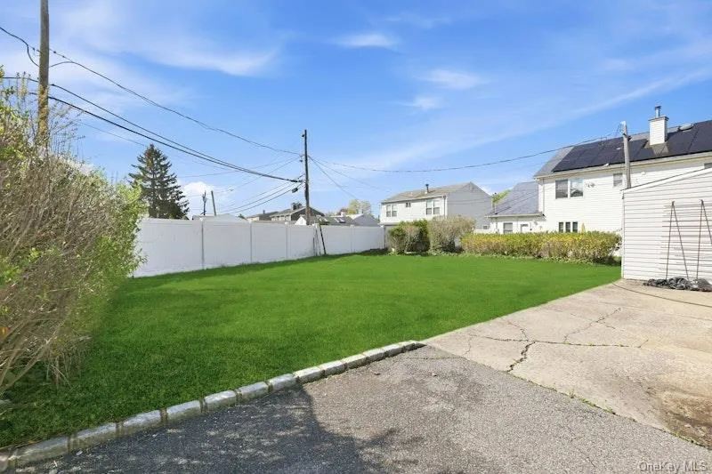 4169 Iris Place, Oyster Bay, NY, 3 Bedrooms Bedrooms, 7 Rooms Rooms,Residential Sale,For Rent,Iris,0,999648 4169 Iris Place, Oyster Bay, NY, 3 Bedrooms Bedrooms, 7 Rooms Rooms,Residential Sale,For Rent,Iris,0,999648