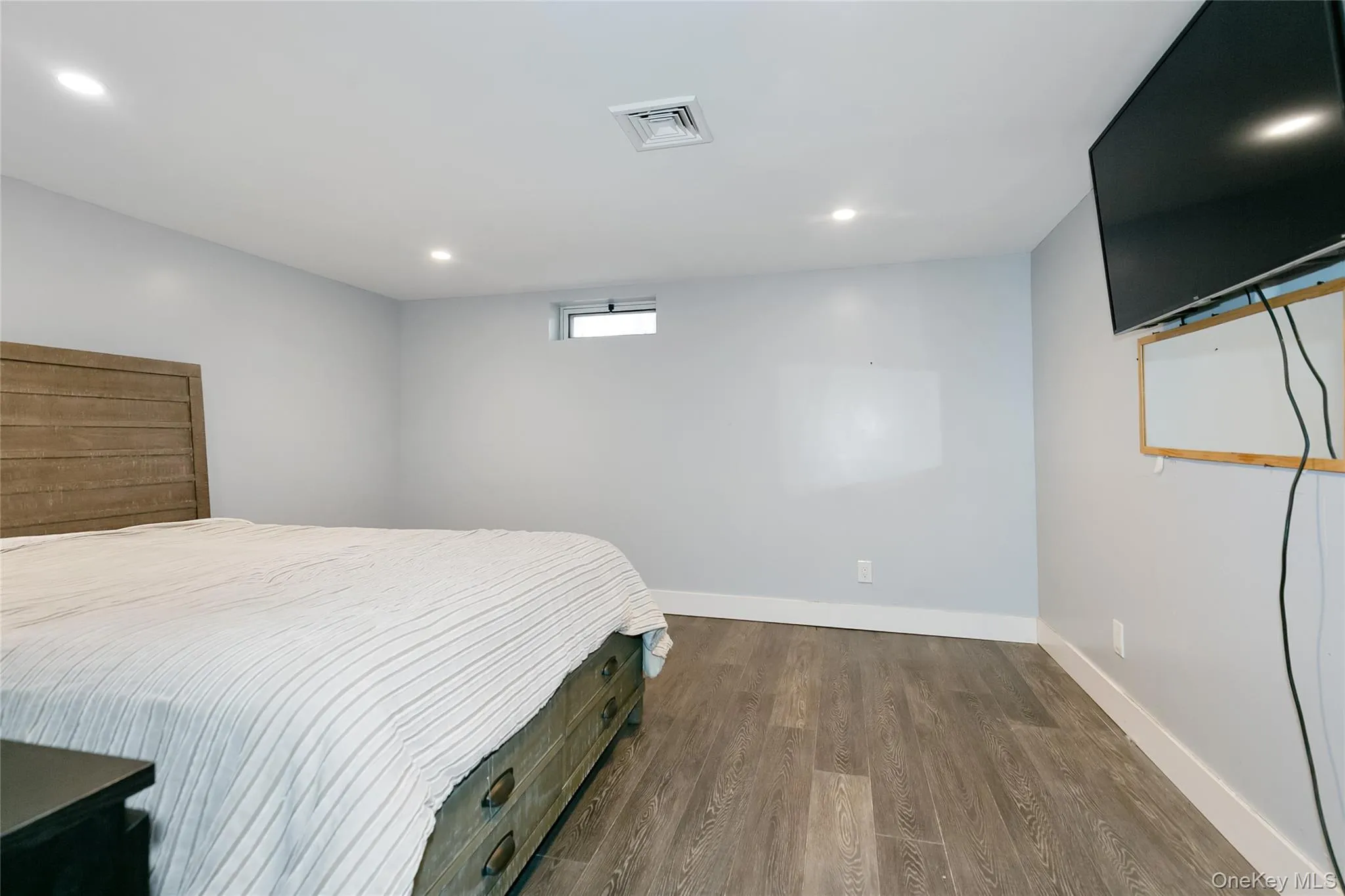 22 Olive Street, North Hempstead, NY, 4 Bedrooms Bedrooms, 10 Rooms Rooms,3 BathroomsBathrooms,Residential Lease,For Rent,Olive,0,999649 22 Olive Street, North Hempstead, NY, 4 Bedrooms Bedrooms, 10 Rooms Rooms,3 BathroomsBathrooms,Residential Lease,For Rent,Olive,0,999649