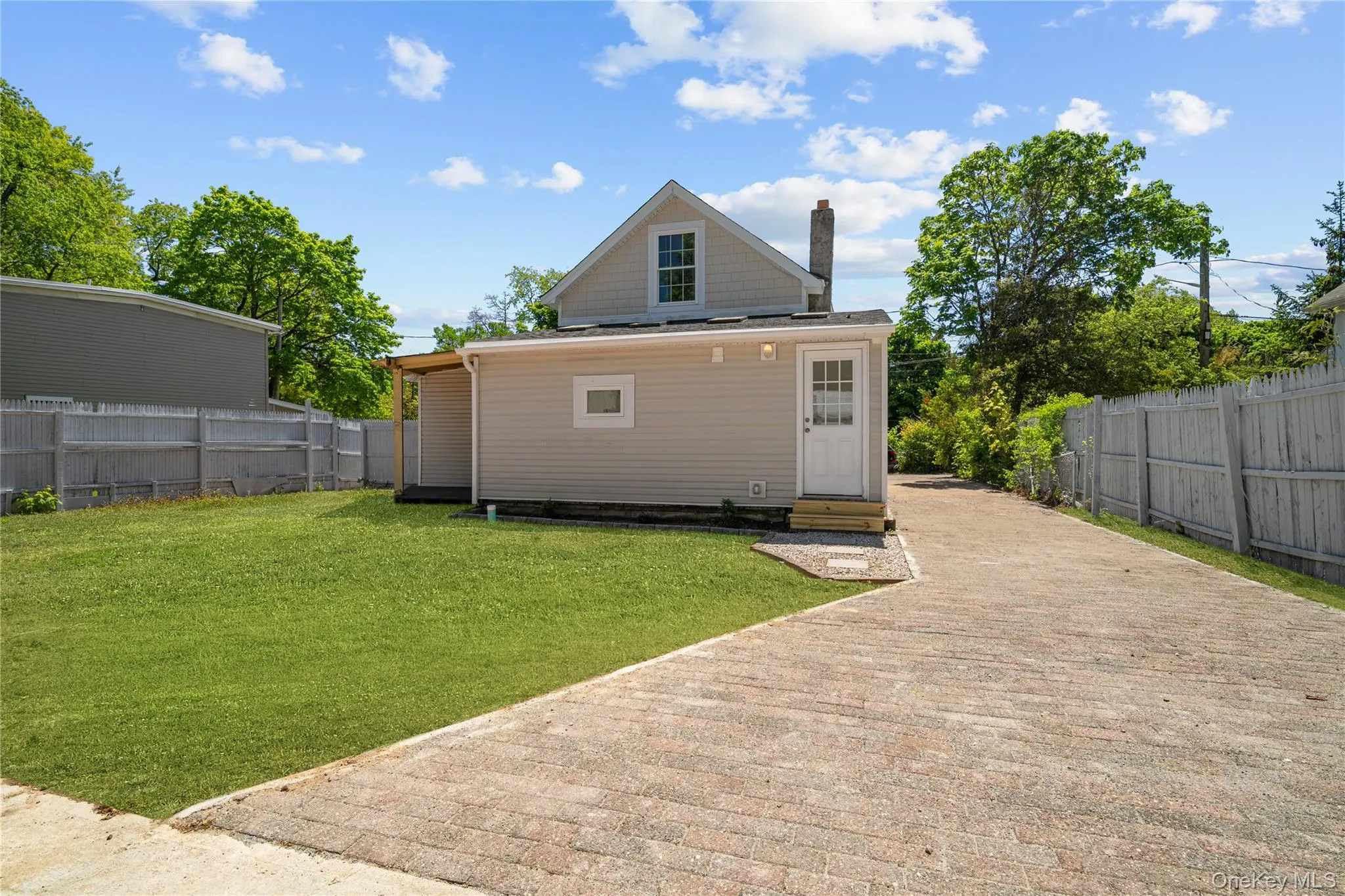 37 Hoffman Drive, Smithtown, NY, 3 Bedrooms Bedrooms, 7 Rooms Rooms,1 BathroomBathrooms,Residential,For Rent,Hoffman,0,999665 37 Hoffman Drive, Smithtown, NY, 3 Bedrooms Bedrooms, 7 Rooms Rooms,1 BathroomBathrooms,Residential,For Rent,Hoffman,0,999665