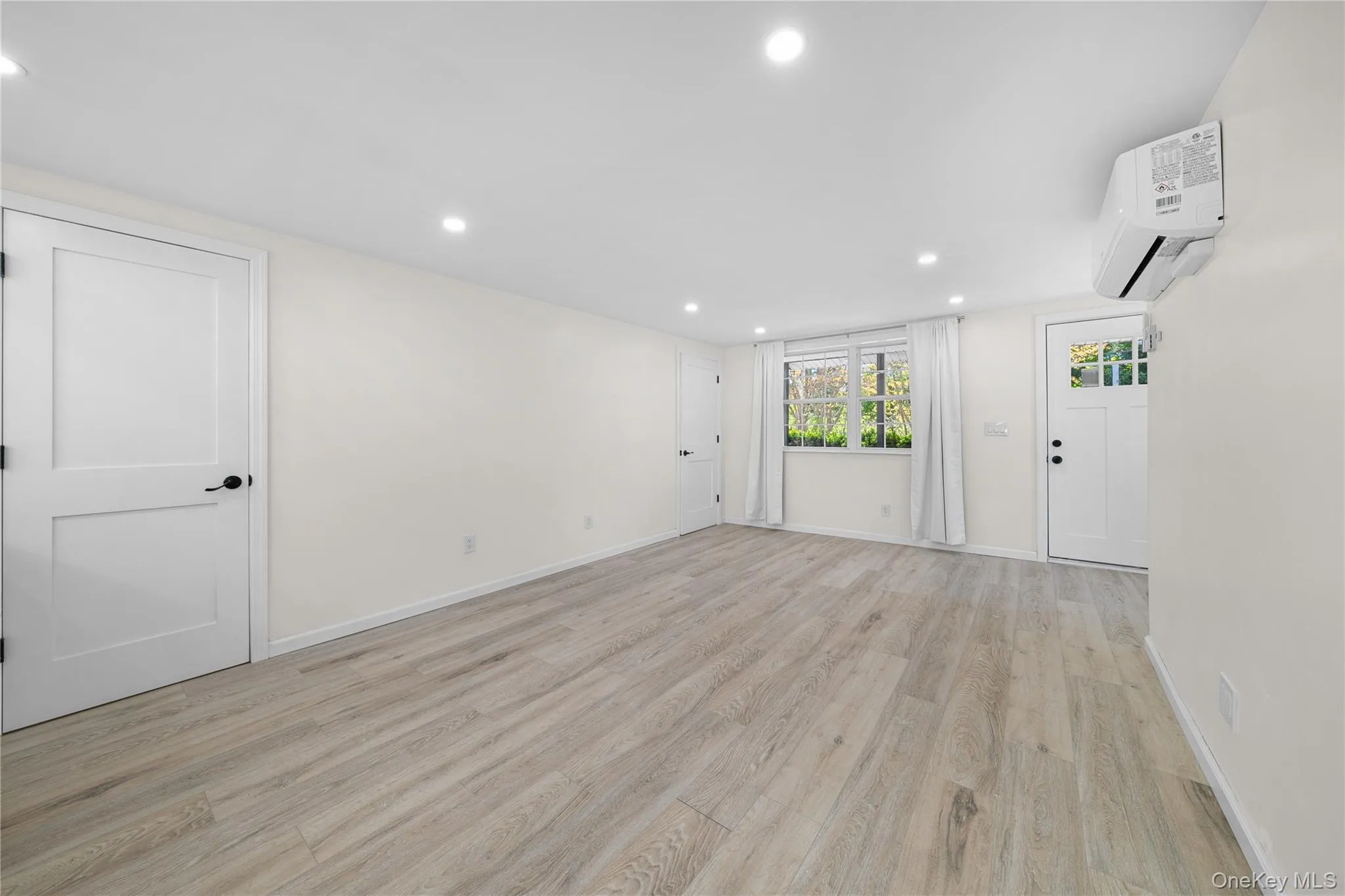 37 Hoffman Drive, Smithtown, NY, 3 Bedrooms Bedrooms, 7 Rooms Rooms,1 BathroomBathrooms,Residential,For Rent,Hoffman,0,999665 37 Hoffman Drive, Smithtown, NY, 3 Bedrooms Bedrooms, 7 Rooms Rooms,1 BathroomBathrooms,Residential,For Rent,Hoffman,0,999665