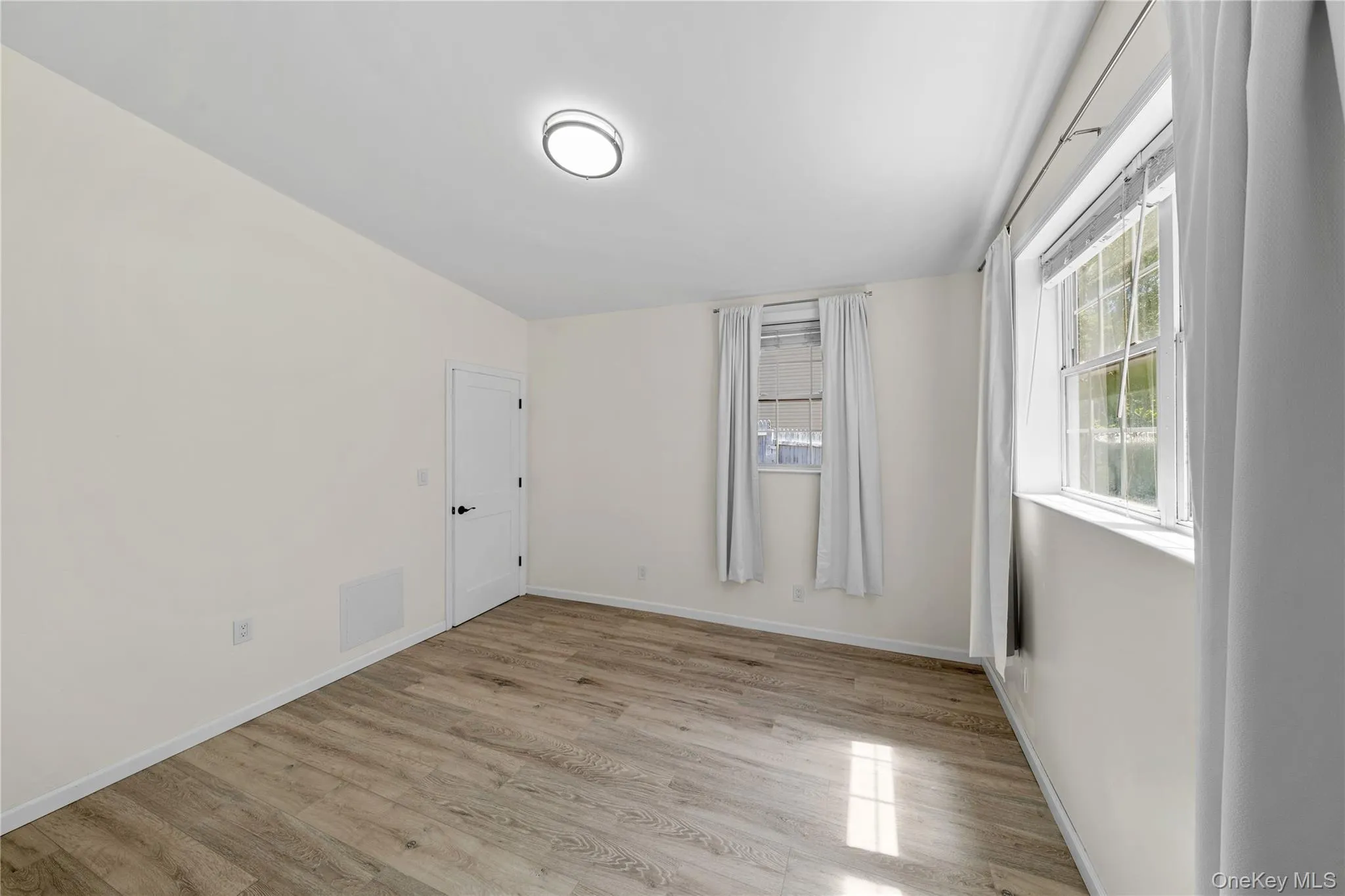 37 Hoffman Drive, Smithtown, NY, 3 Bedrooms Bedrooms, 7 Rooms Rooms,1 BathroomBathrooms,Residential,For Rent,Hoffman,0,999665 37 Hoffman Drive, Smithtown, NY, 3 Bedrooms Bedrooms, 7 Rooms Rooms,1 BathroomBathrooms,Residential,For Rent,Hoffman,0,999665