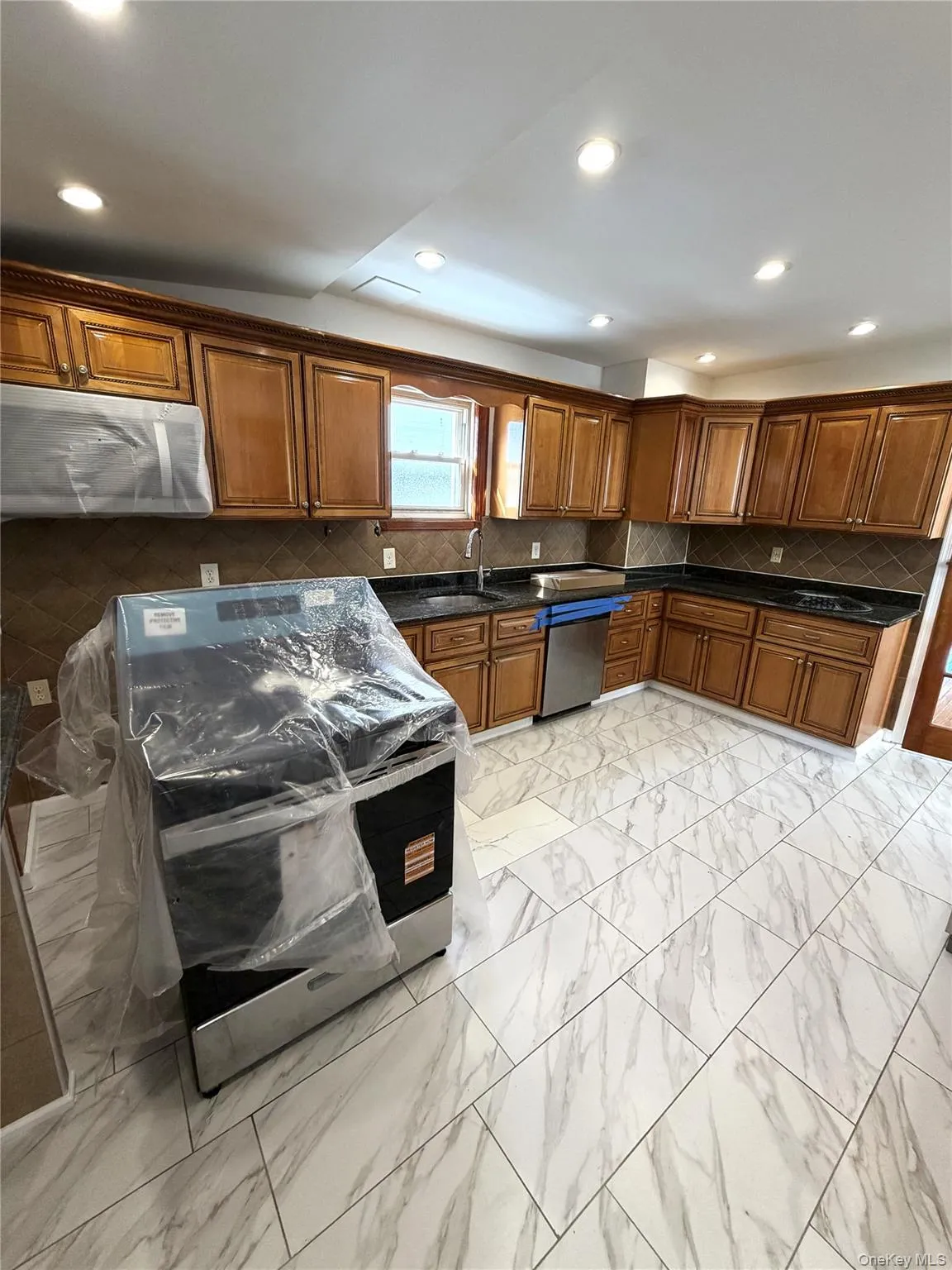 9010 214th Street, New York, NY, 4 Bedrooms Bedrooms, 6 Rooms Rooms,2 BathroomsBathrooms,Residential,For Rent,214th,0,999667 9010 214th Street, New York, NY, 4 Bedrooms Bedrooms, 6 Rooms Rooms,2 BathroomsBathrooms,Residential,For Rent,214th,0,999667