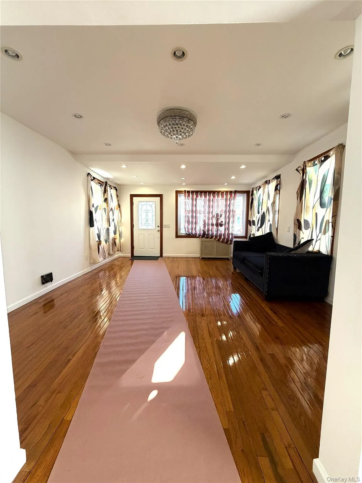 9010 214th Street, New York, NY, 4 Bedrooms Bedrooms, 6 Rooms Rooms,2 BathroomsBathrooms,Residential,For Rent,214th,0,999667 9010 214th Street, New York, NY, 4 Bedrooms Bedrooms, 6 Rooms Rooms,2 BathroomsBathrooms,Residential,For Rent,214th,0,999667