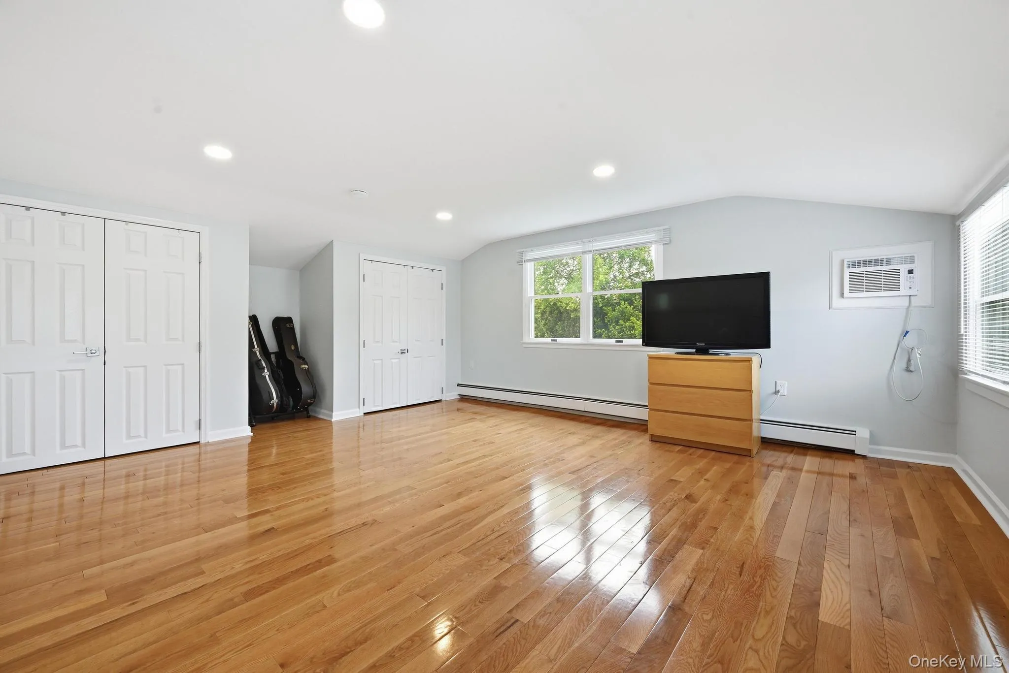 249 6th Street, Oyster Bay, NY, 5 Bedrooms Bedrooms, 8 Rooms Rooms,3 BathroomsBathrooms,Residential,For Rent,6th,0,999672 249 6th Street, Oyster Bay, NY, 5 Bedrooms Bedrooms, 8 Rooms Rooms,3 BathroomsBathrooms,Residential,For Rent,6th,0,999672