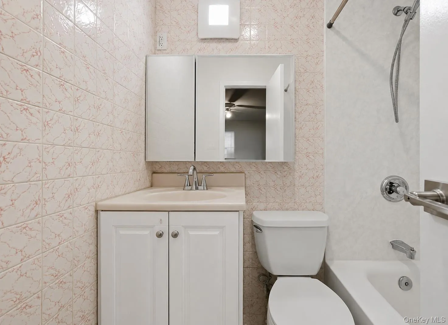 249 6th Street, Oyster Bay, NY, 5 Bedrooms Bedrooms, 8 Rooms Rooms,3 BathroomsBathrooms,Residential,For Rent,6th,0,999672 249 6th Street, Oyster Bay, NY, 5 Bedrooms Bedrooms, 8 Rooms Rooms,3 BathroomsBathrooms,Residential,For Rent,6th,0,999672