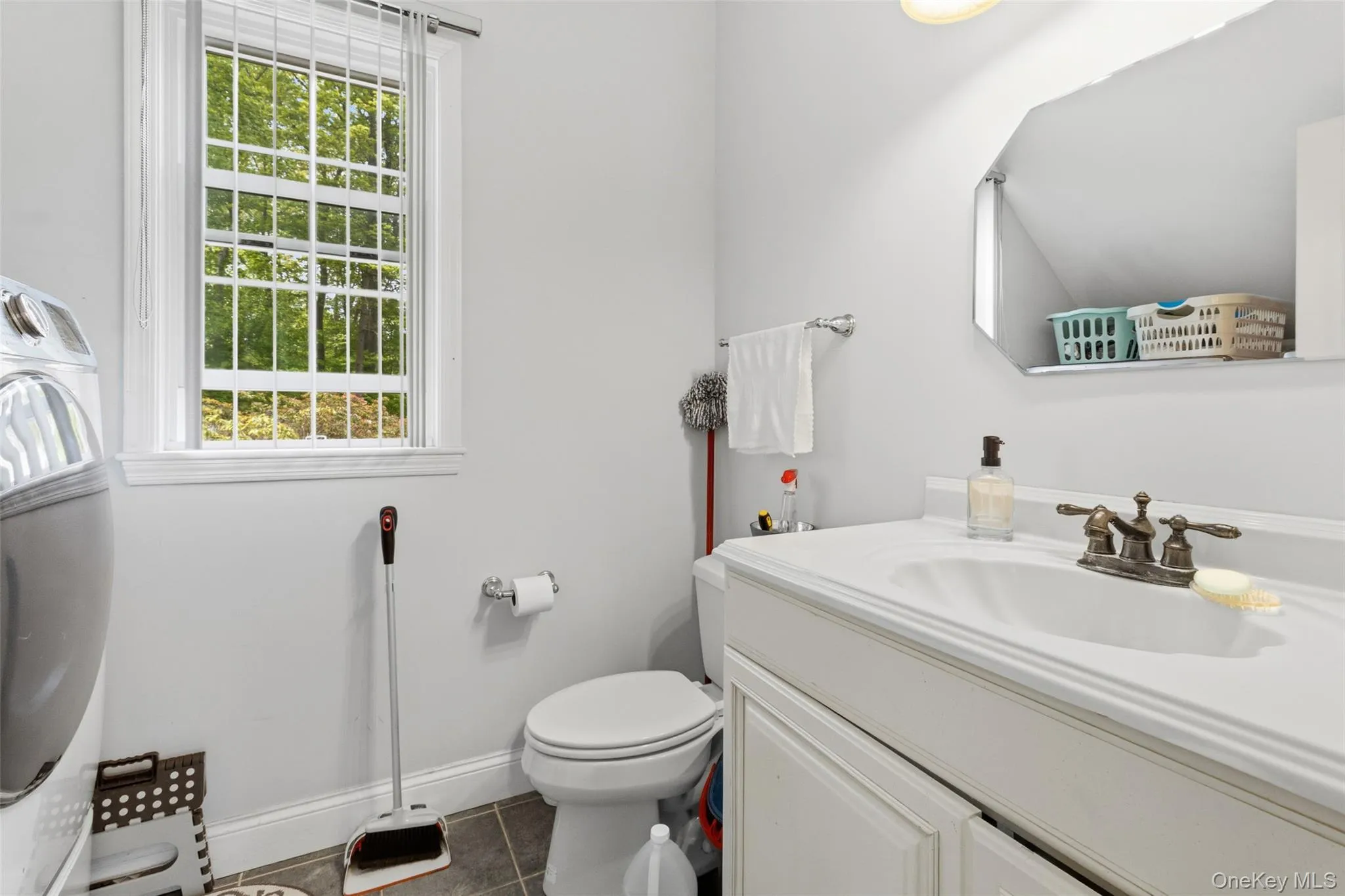 Laundry Rm - 1/2 bathroom Laundry Rm - 1/2 bathroom