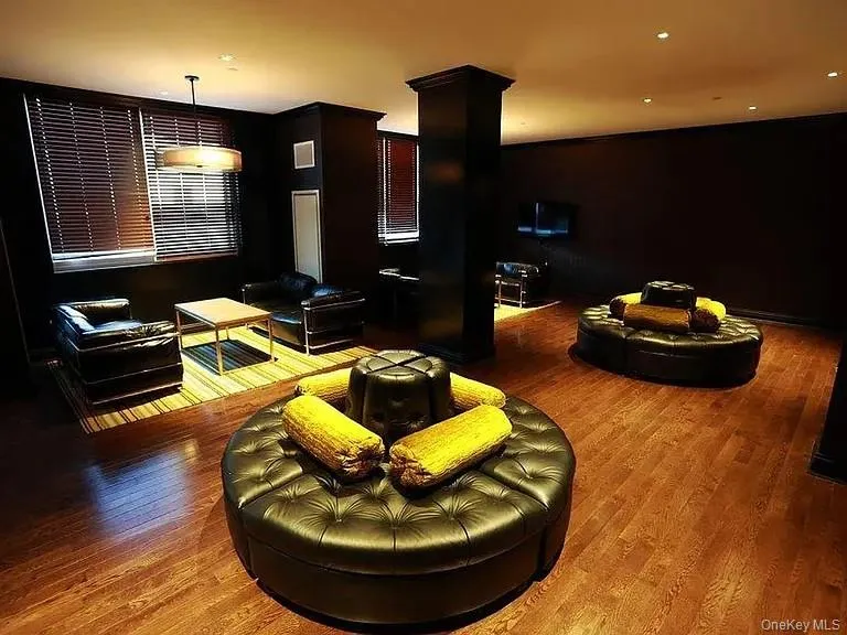 1215 Broadway, New York, NY, 2 Rooms Rooms,1 BathroomBathrooms,Residential Sale,For Rent,Broadway,0,999685 1215 Broadway, New York, NY, 2 Rooms Rooms,1 BathroomBathrooms,Residential Sale,For Rent,Broadway,0,999685