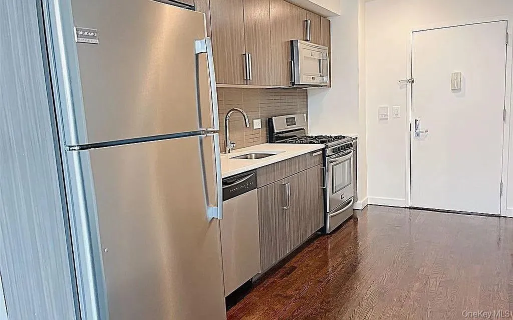 1215 Broadway, New York, NY, 2 Rooms Rooms,1 BathroomBathrooms,Residential Sale,For Rent,Broadway,0,999685 1215 Broadway, New York, NY, 2 Rooms Rooms,1 BathroomBathrooms,Residential Sale,For Rent,Broadway,0,999685